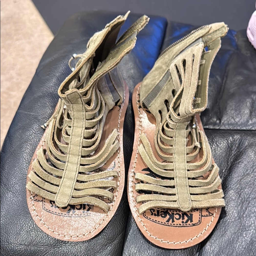 NWOT Kickers Tan Gladiator Sandals with Suede Straps